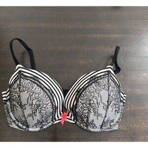 Victoria's Secret Black and White Lace Push-Up Bra